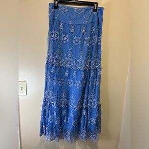 Sundance Lace Maxi Skirt 😇